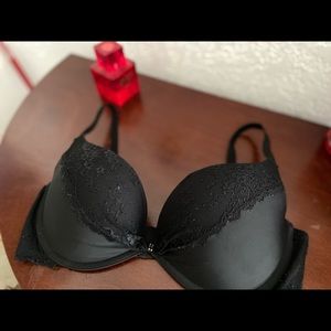 Victoria Secret bra Demi Padded with Lace 34D